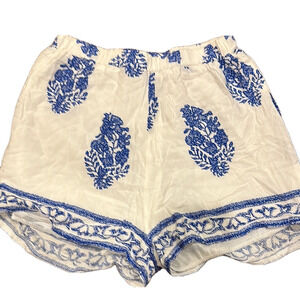 WHITE ELASTIC WAIST SHORTS WITH BLUE VINTAGE LACE LIKE DETAILS